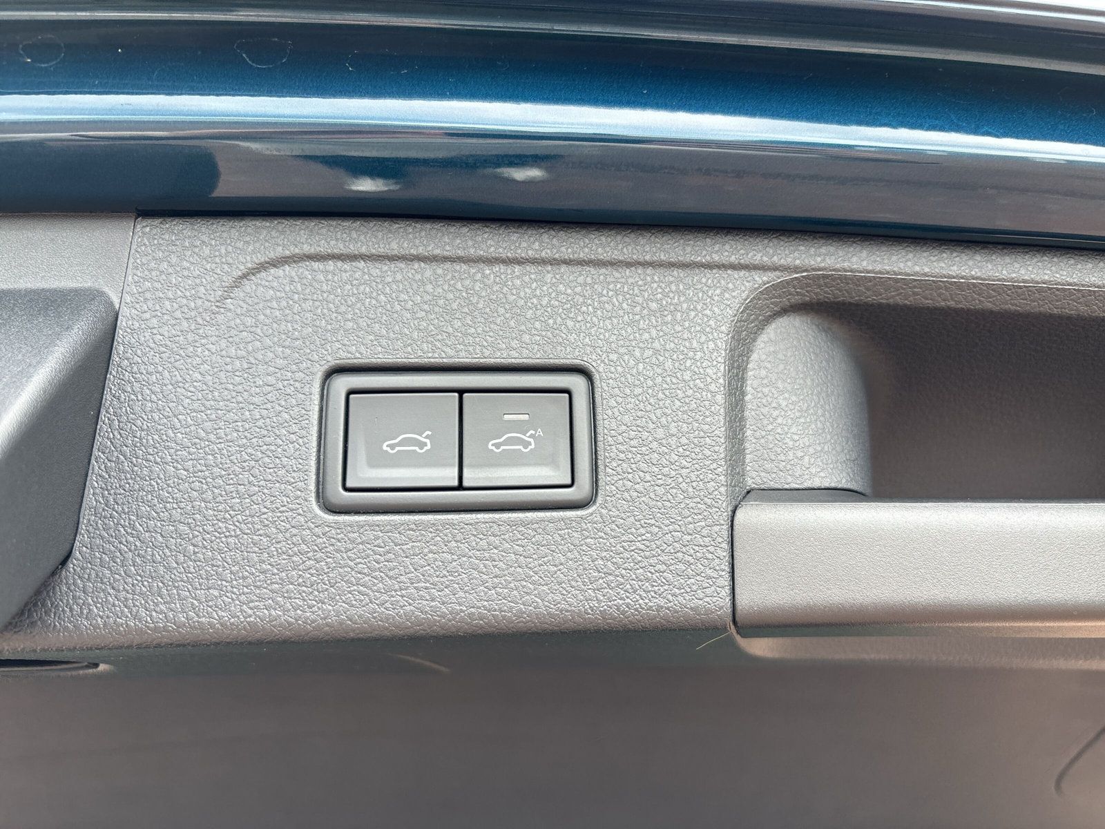 Fahrzeugabbildung Volkswagen Passat Variant Elegance 2.0 TDI 4Motion DSG AHK