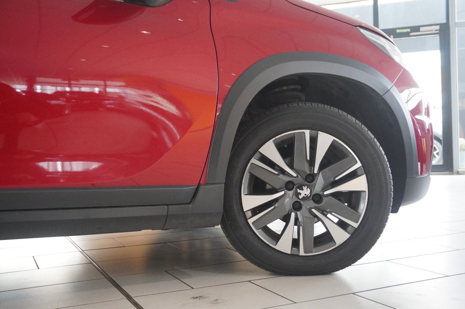 Fahrzeugabbildung Peugeot 2008 1.5D ALLURE NAVI/LED/KAMERA/SHZ/PANO./SPORT