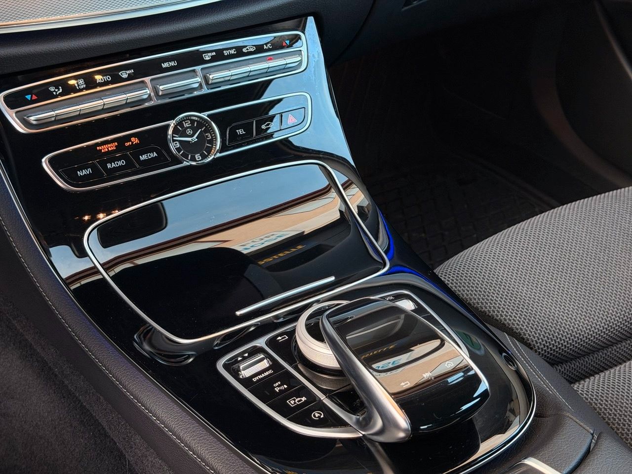Mercedes-Benz E 220d 9G/KAM/LED/AVANTGARDE foto 17