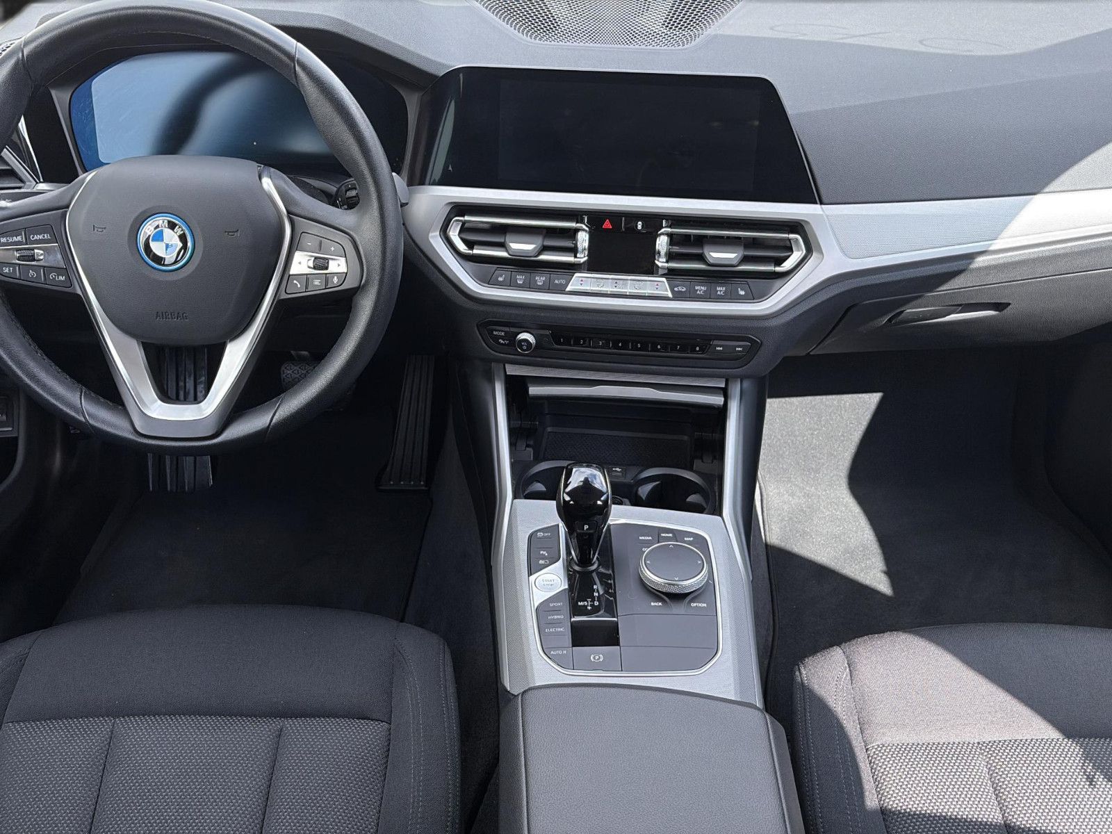 BMW 330 e Advantage AHK*LiveCP*LED*Navi+*DAB*Spur foto 16