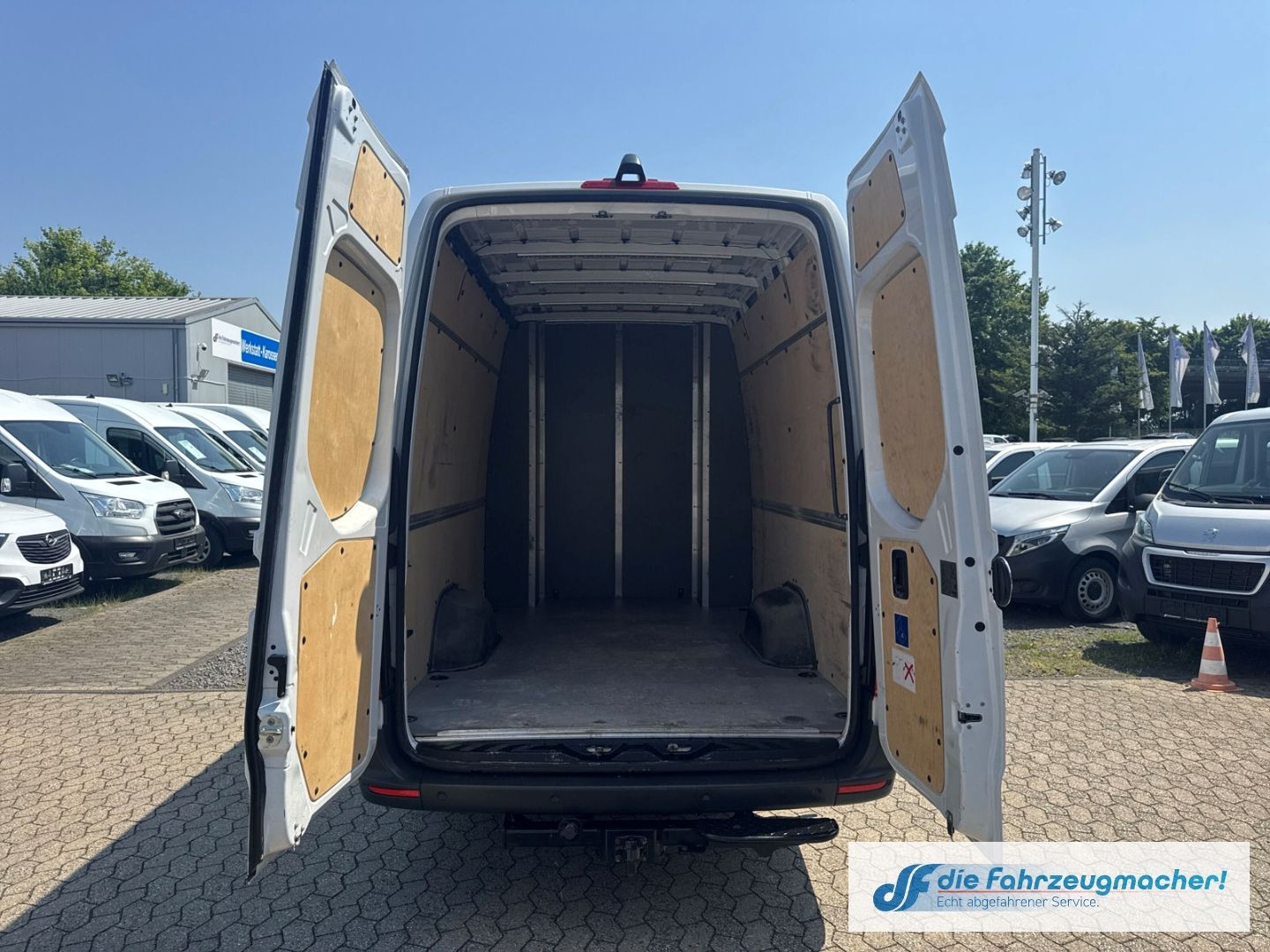 Fahrzeugabbildung Mercedes-Benz Sprinter MAXI MIXTO 314CDI Kamera AHK Navi Apple