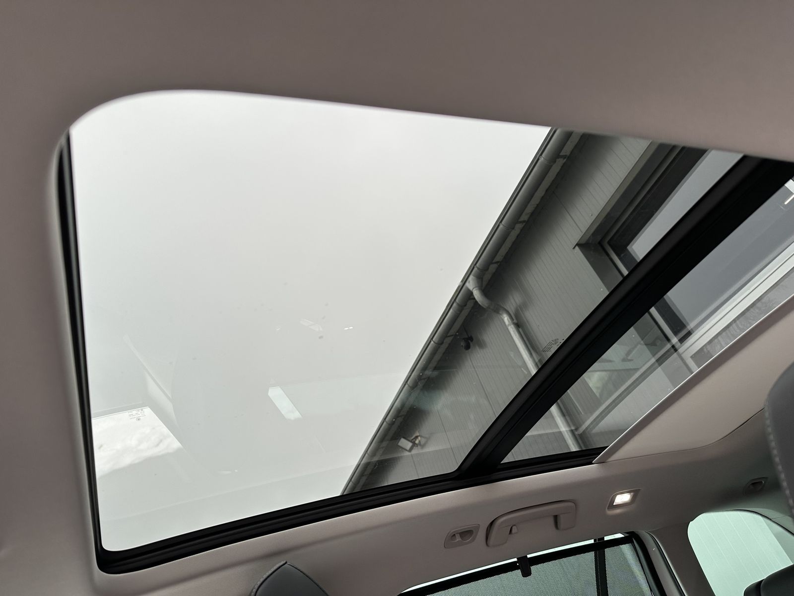 Fahrzeugabbildung SKODA Octavia Combi 2.0 TDI 4x4 Style NAV+LED+PANO+AHK