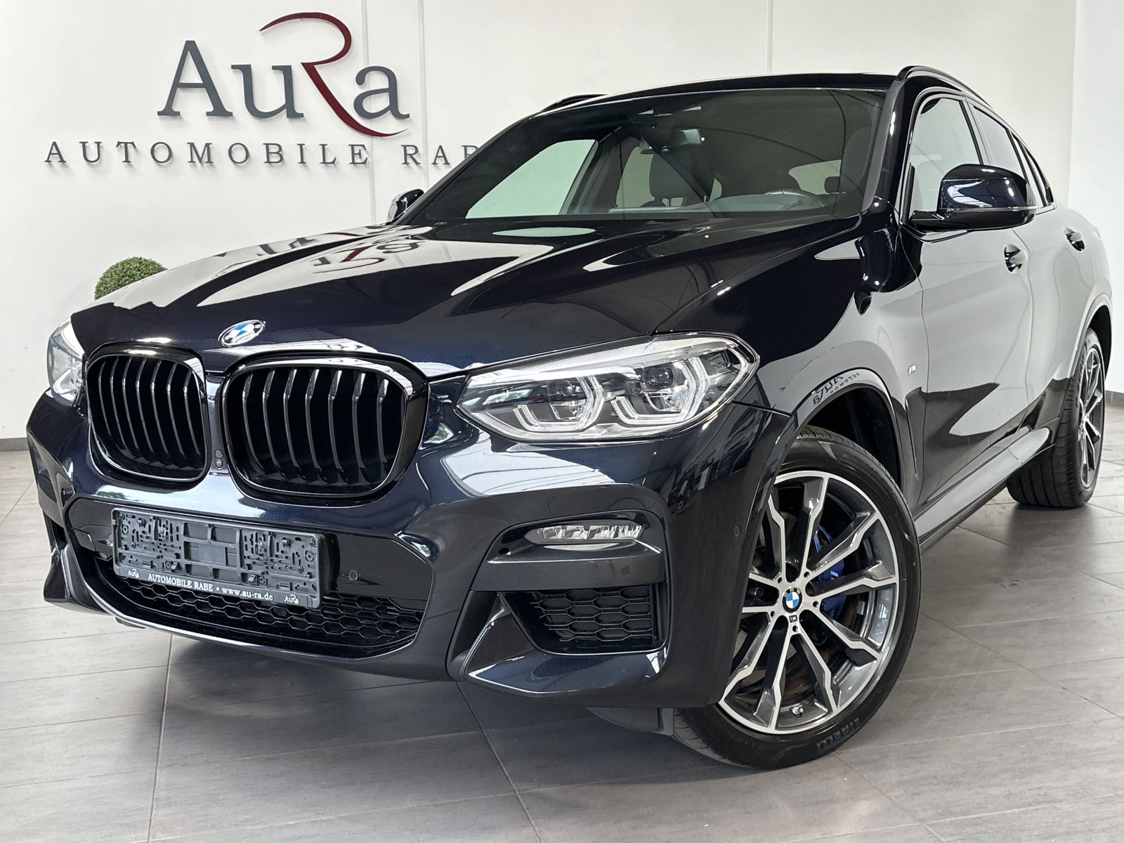 Fahrzeugabbildung BMW X4 xDrive30i M-Sport NAV+LED+PANO+360°+20ZO+HIFI