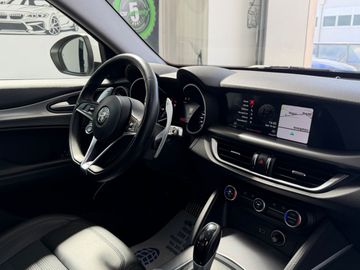 Alfa-Romeo Stelvio - 12