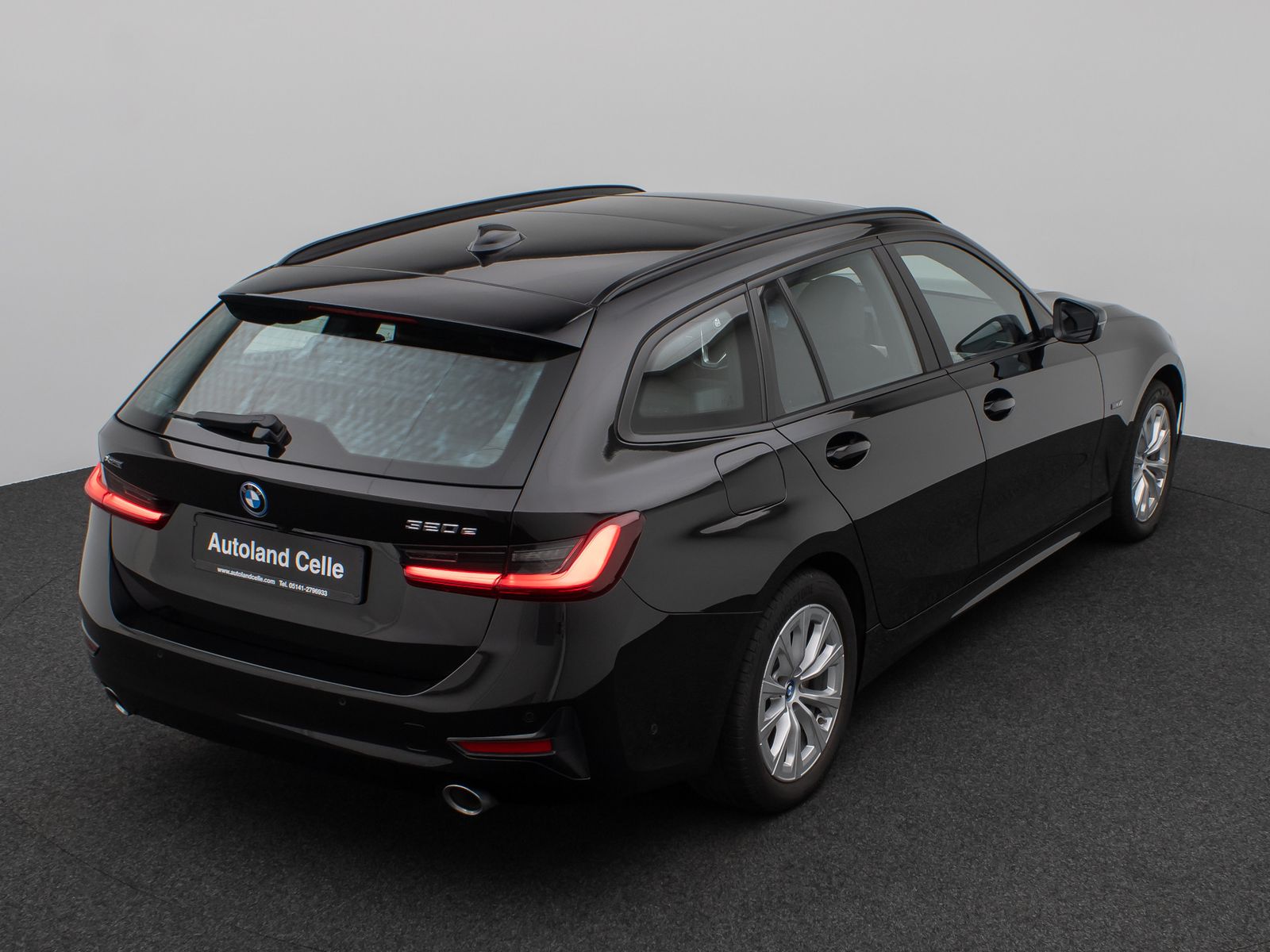 Fahrzeugabbildung BMW 320e xD Panorama Kamera DAB HiFi Alarm Sport LED