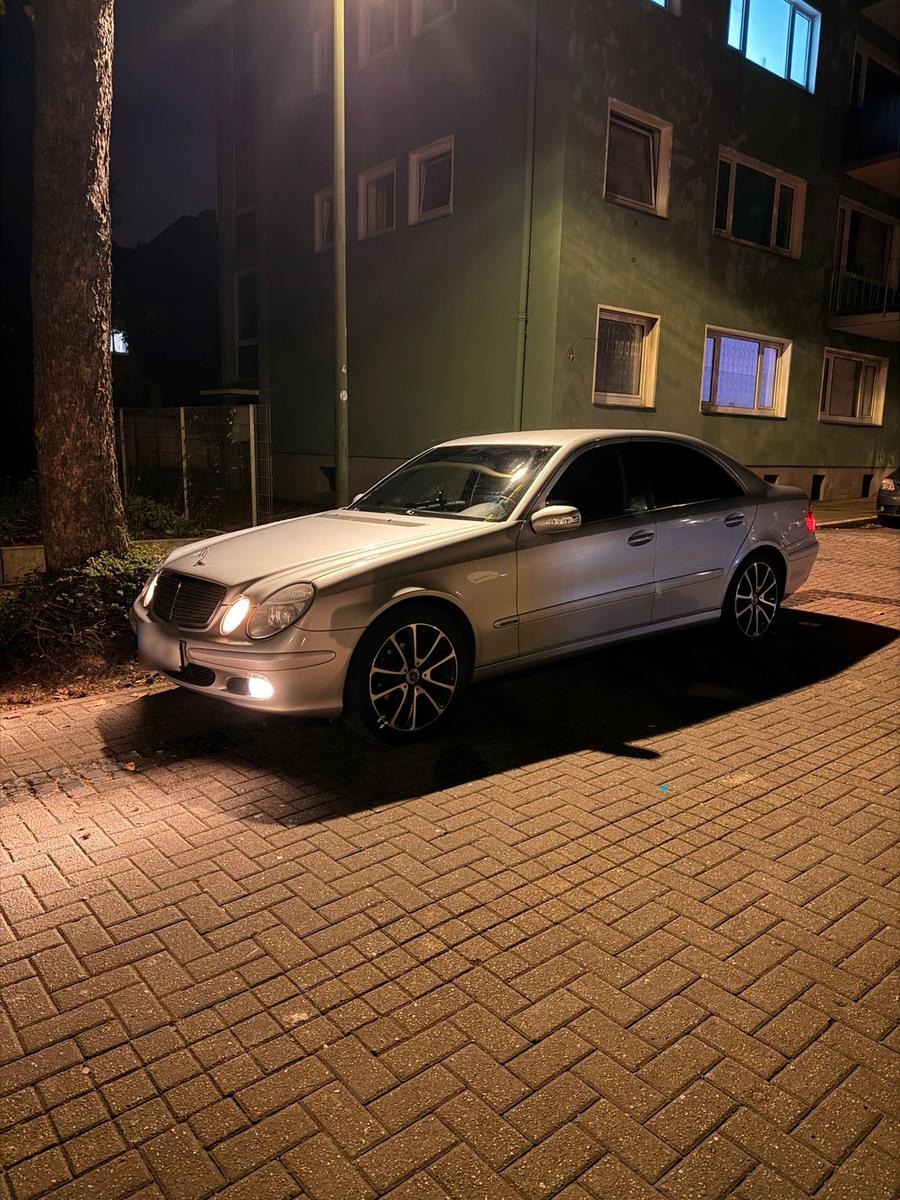 Mercedes-Benz E 200