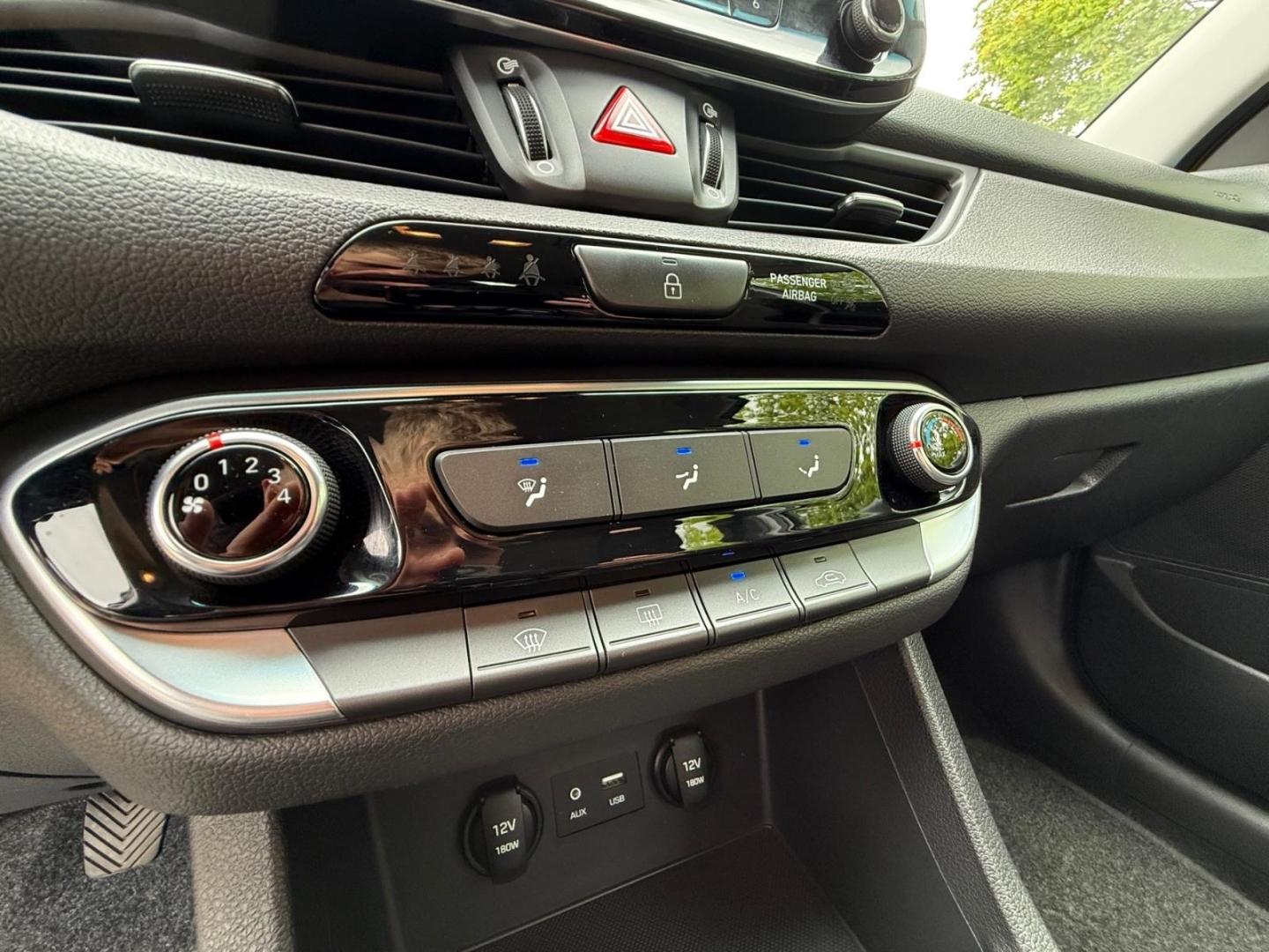 Hyundai i30 cw Premium 1.4T LED Bluetooth Kamera Sitzhzg