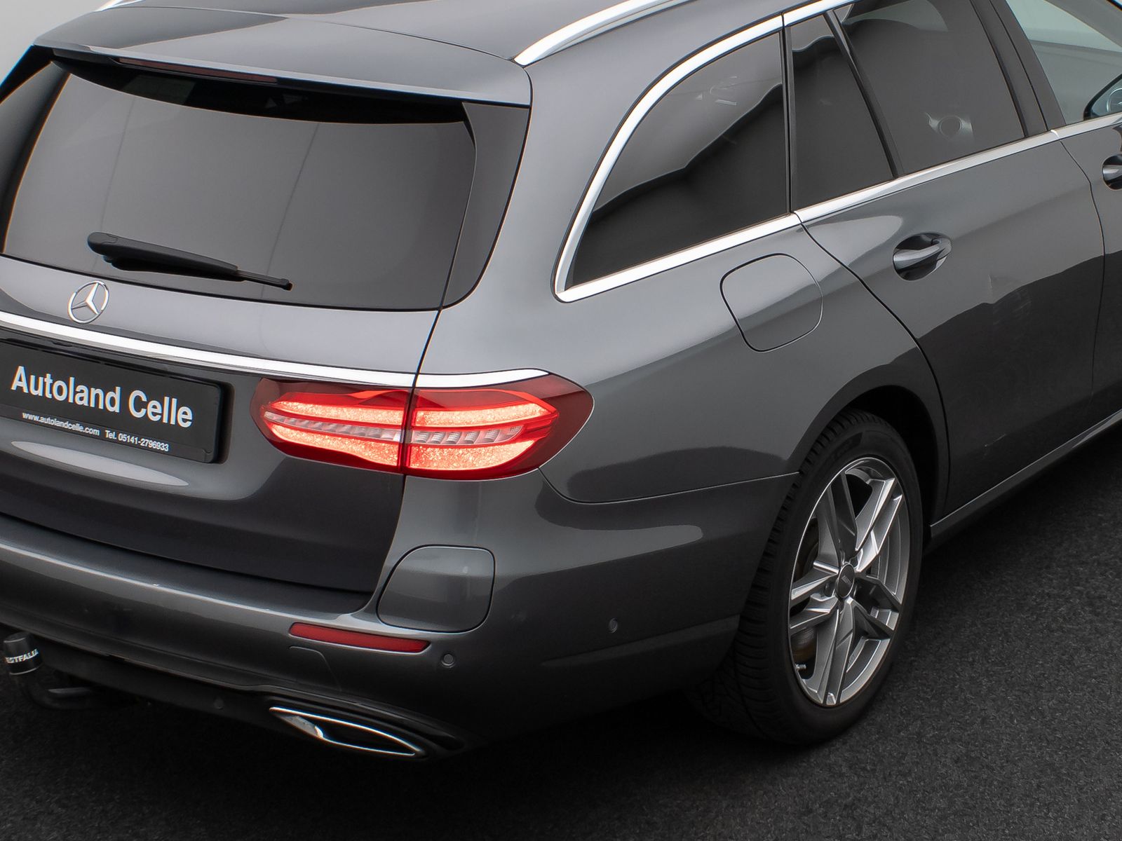 Fahrzeugabbildung Mercedes-Benz E 300 de Avantgarde Kamera AHK LED Standhzg AHK