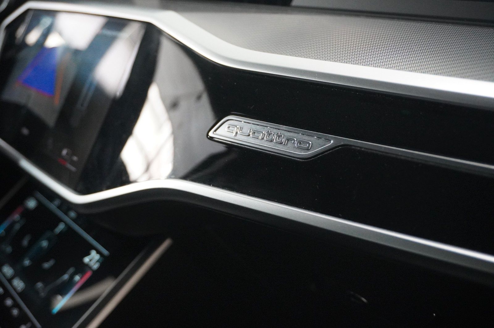 Fahrzeugabbildung Audi A6 Avant 40 TDI QUATTRO SPORT NAVI/ACC/SH/AHK
