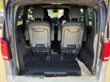 Mercedes V 220 - 12