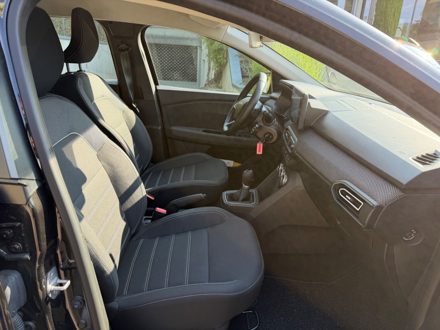 Fahrzeugabbildung Dacia Sandero III Expression 1.0 TCe 90 CVT EU6e LED K