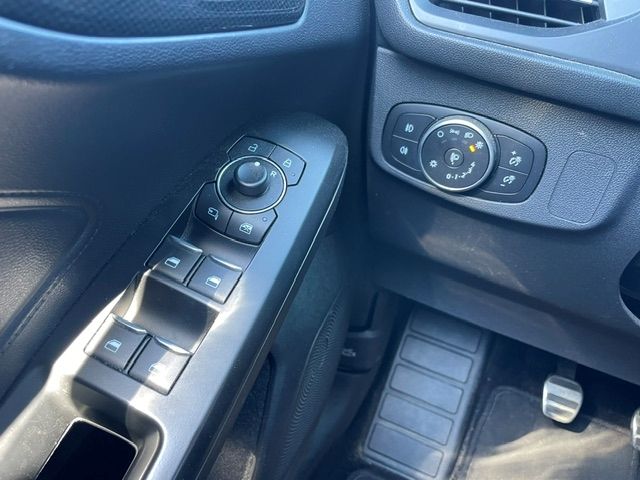 Fahrzeugabbildung Ford Focus ST-Line LED Kamera SpurhalteASS Tempomat
