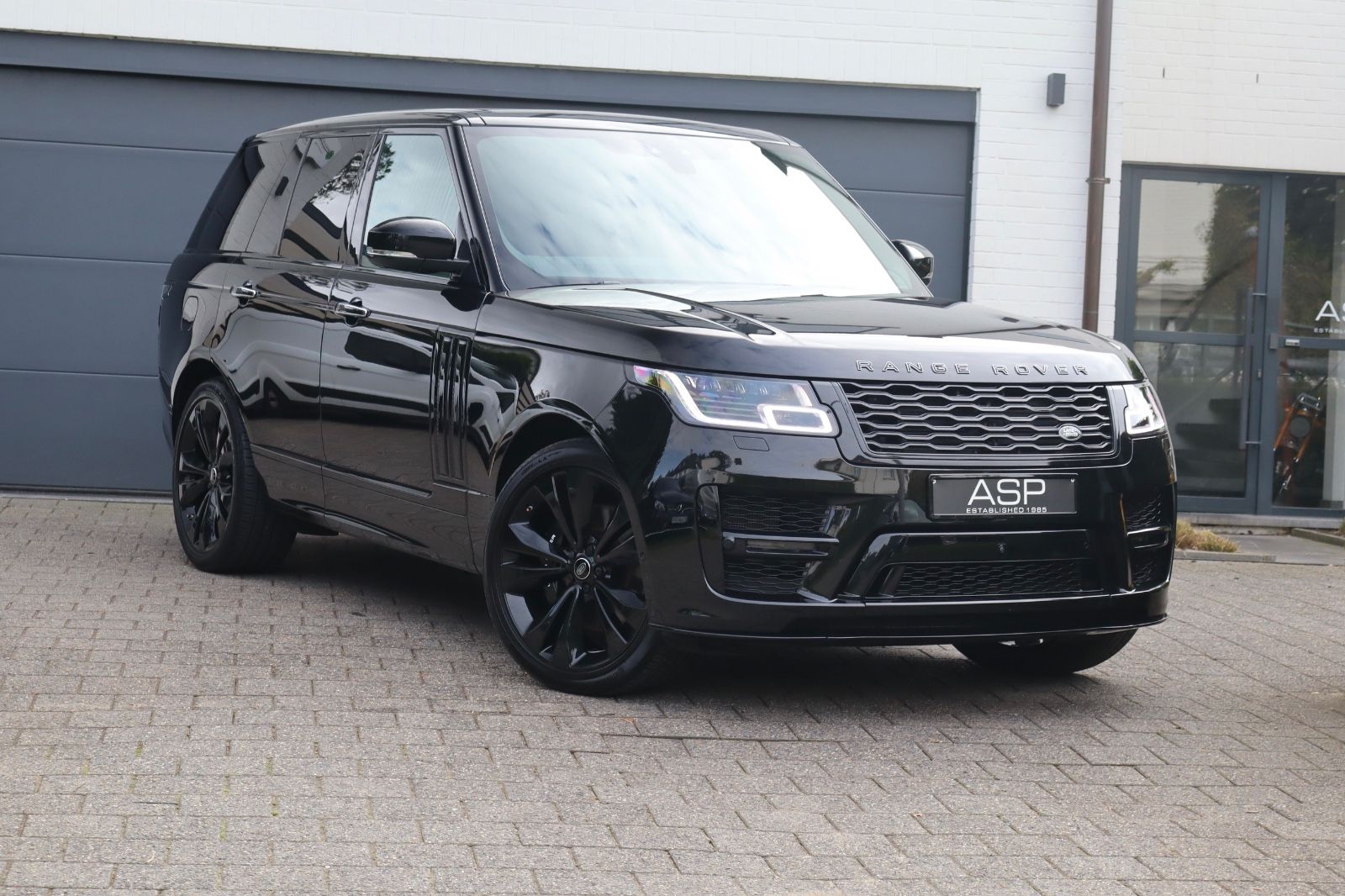 Land Rover Range Rover SV Autobiography Dynamic Stealth imagem 2