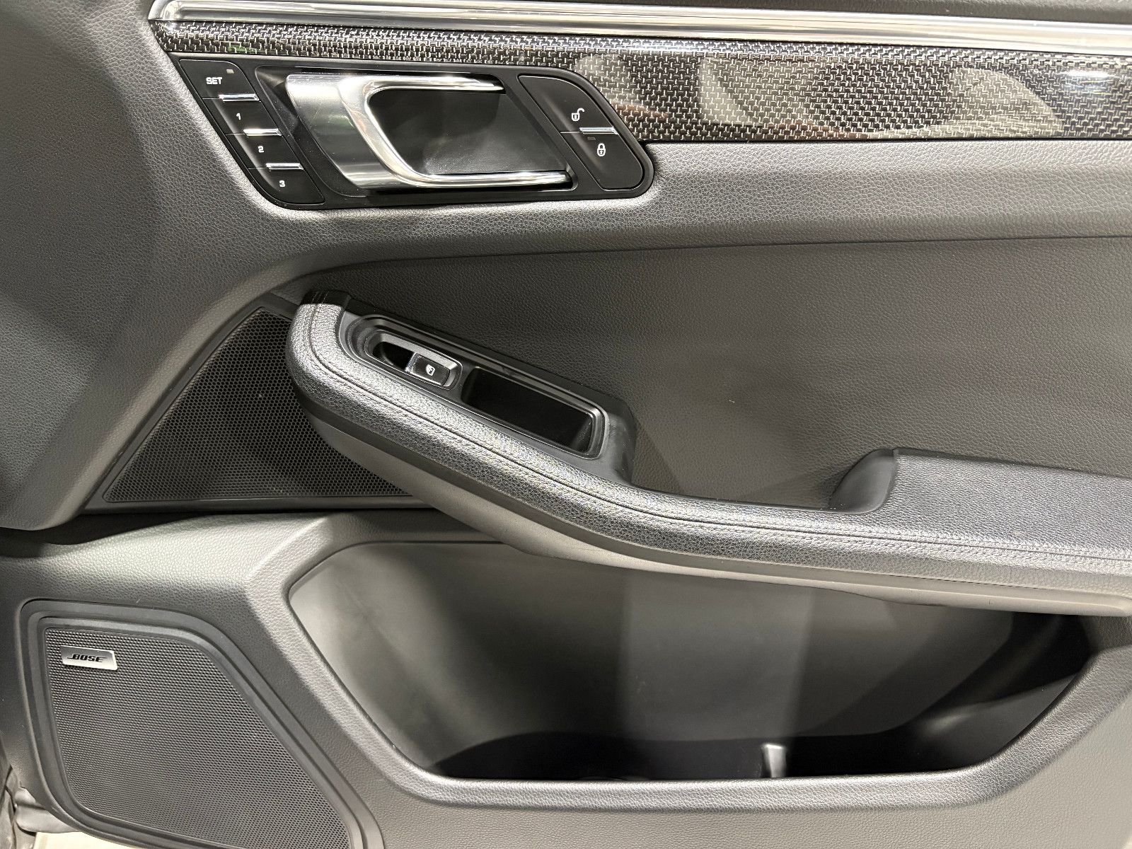 Fahrzeugabbildung Porsche Macan S Diesel/PANO/360°/MEMORY/SOUND/SHZ