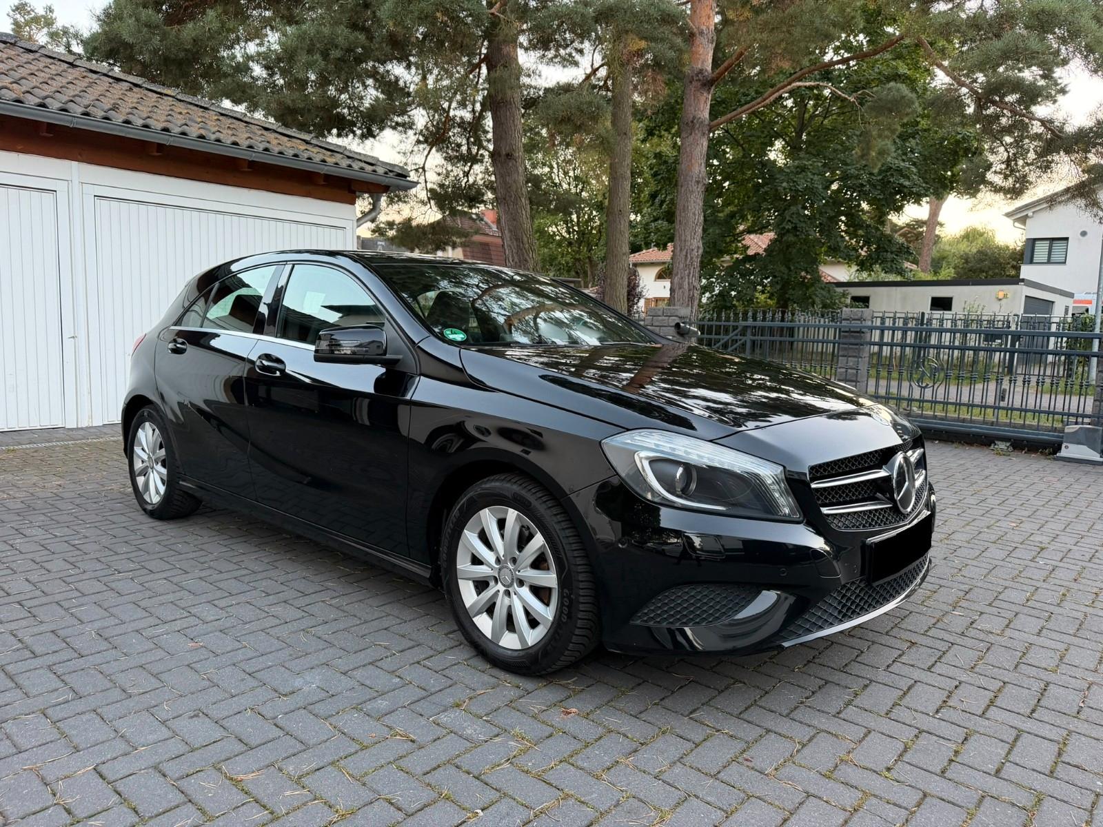 Mercedes-Benz A 180 Style Automatik Xenon Leder BlueEfficiency
