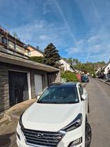 Hyundai TUCSON 2.0 CRDi Premium 4WD AHK Pano  - Hyundai TUCSON von privat