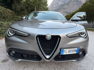 Alfa-Romeo Stelvio - 7