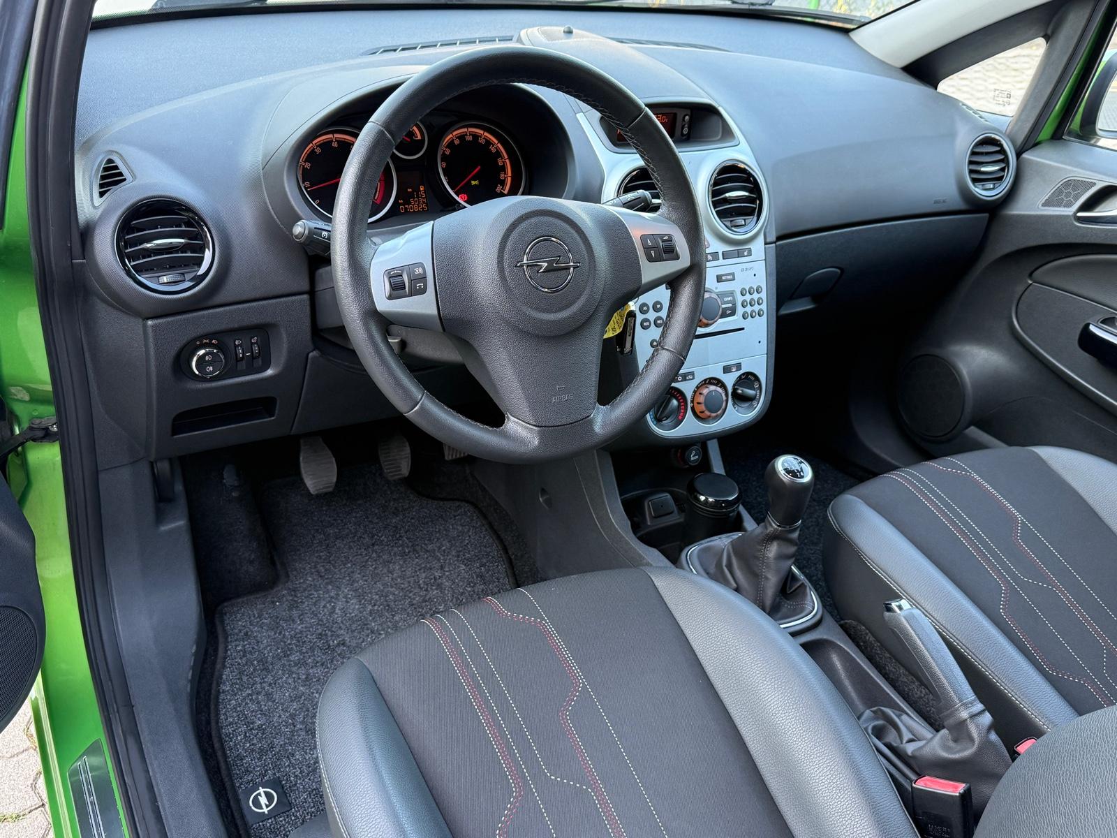 Opel Corsa D Klima+Sitz und Lenkradheizung+Tempomat