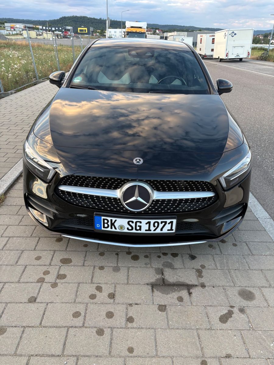 MERCEDES-BENZ A 250 DCT -3xAMG Sport Widescreen MBUX Kamera 