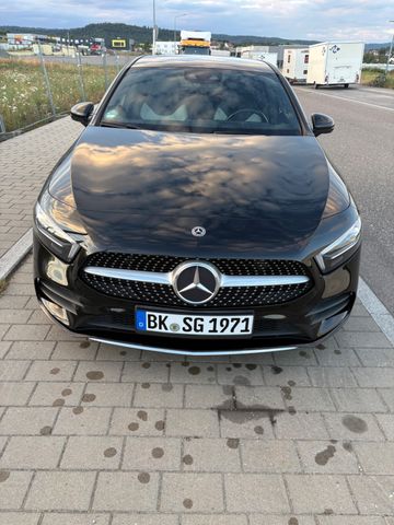 MERCEDES-BENZ A 250 DCT -3xAMG Sport Widescreen MBUX Kamera 