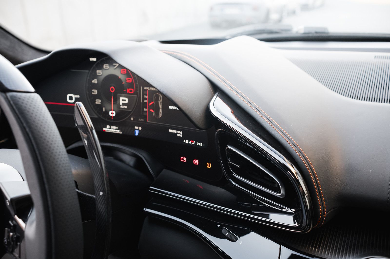 Fahrzeugabbildung Ferrari Purosangue-Pano-Lift-Burm.-360Kam.-Karbonlenkrad