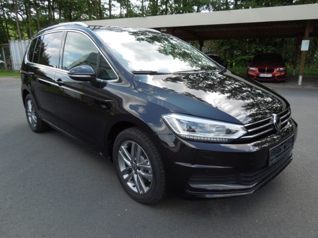 Volkswagen Touran 1.5TSI DSG PEOPLE/LED/Navi/NSW/Sitzheizun