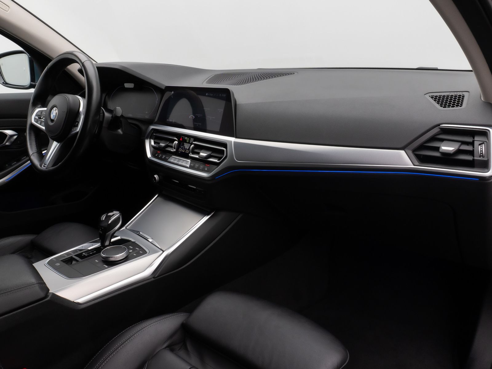 Fahrzeugabbildung BMW 320d Sport Line Kamera Laser HUD DAB HiFi Komfor