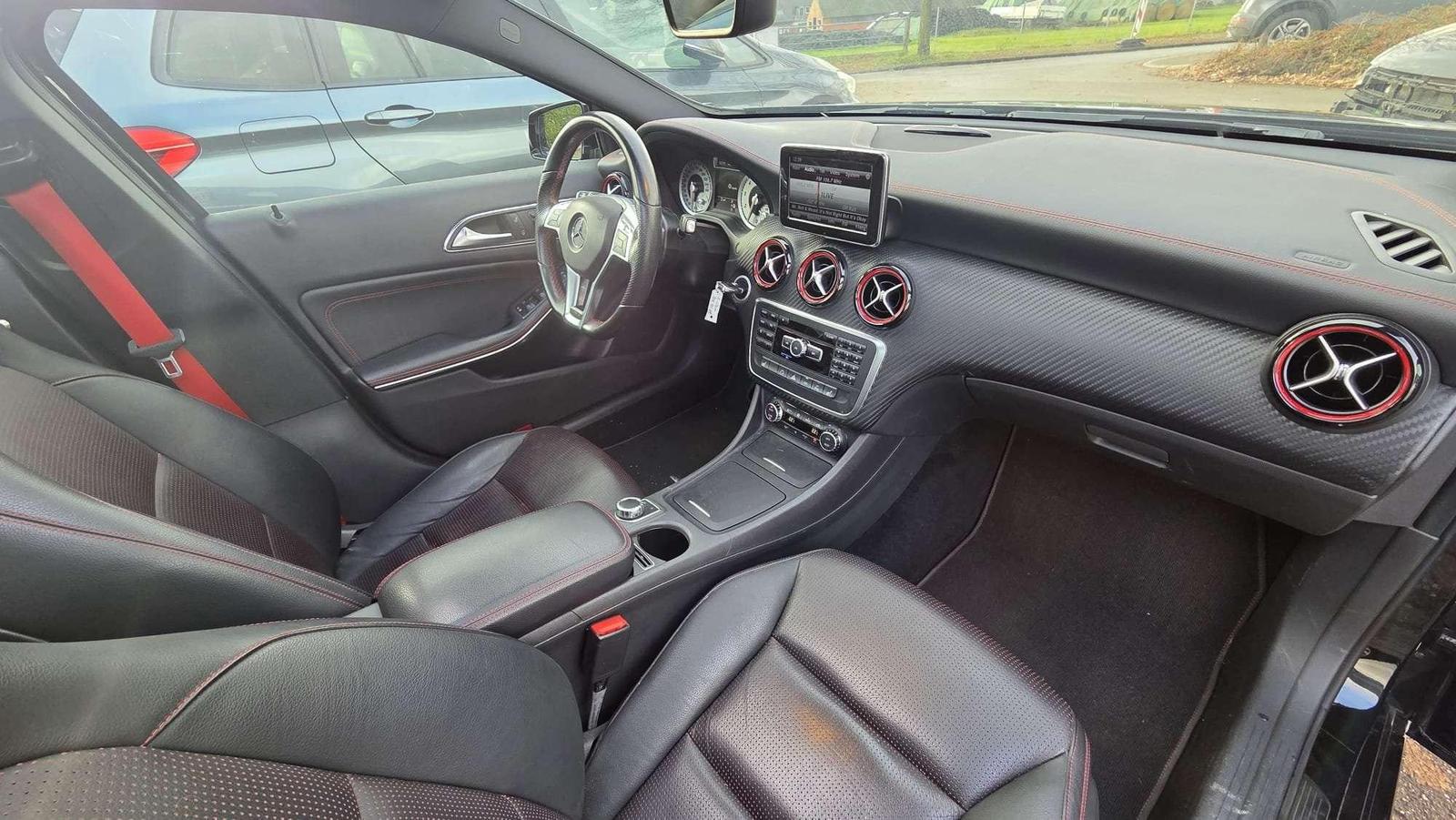 Mercedes-Benz A 250 A 250 Sport AUT Panorama DISTRONIC LEDER