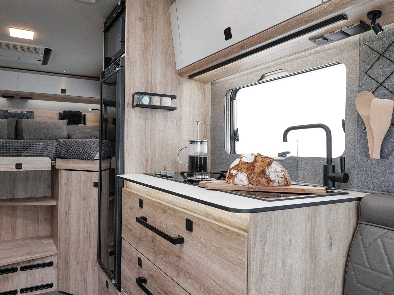 Fahrzeugabbildung Eura Mobil Xtura XT 686 EF Solar,Navi,Markise,Dieselheizung