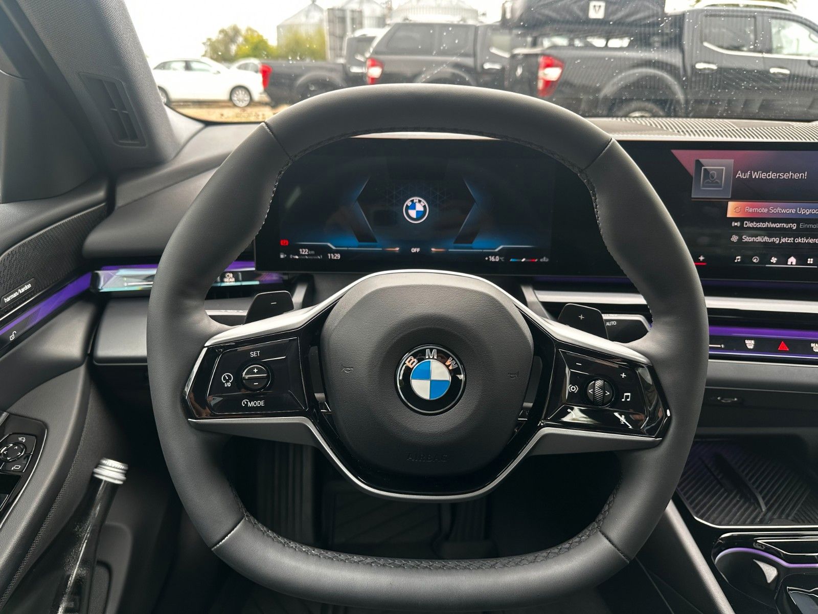 Fahrzeugabbildung BMW 520d Limo Aut. LC+ adLED Kamera H/K Leder SHZ