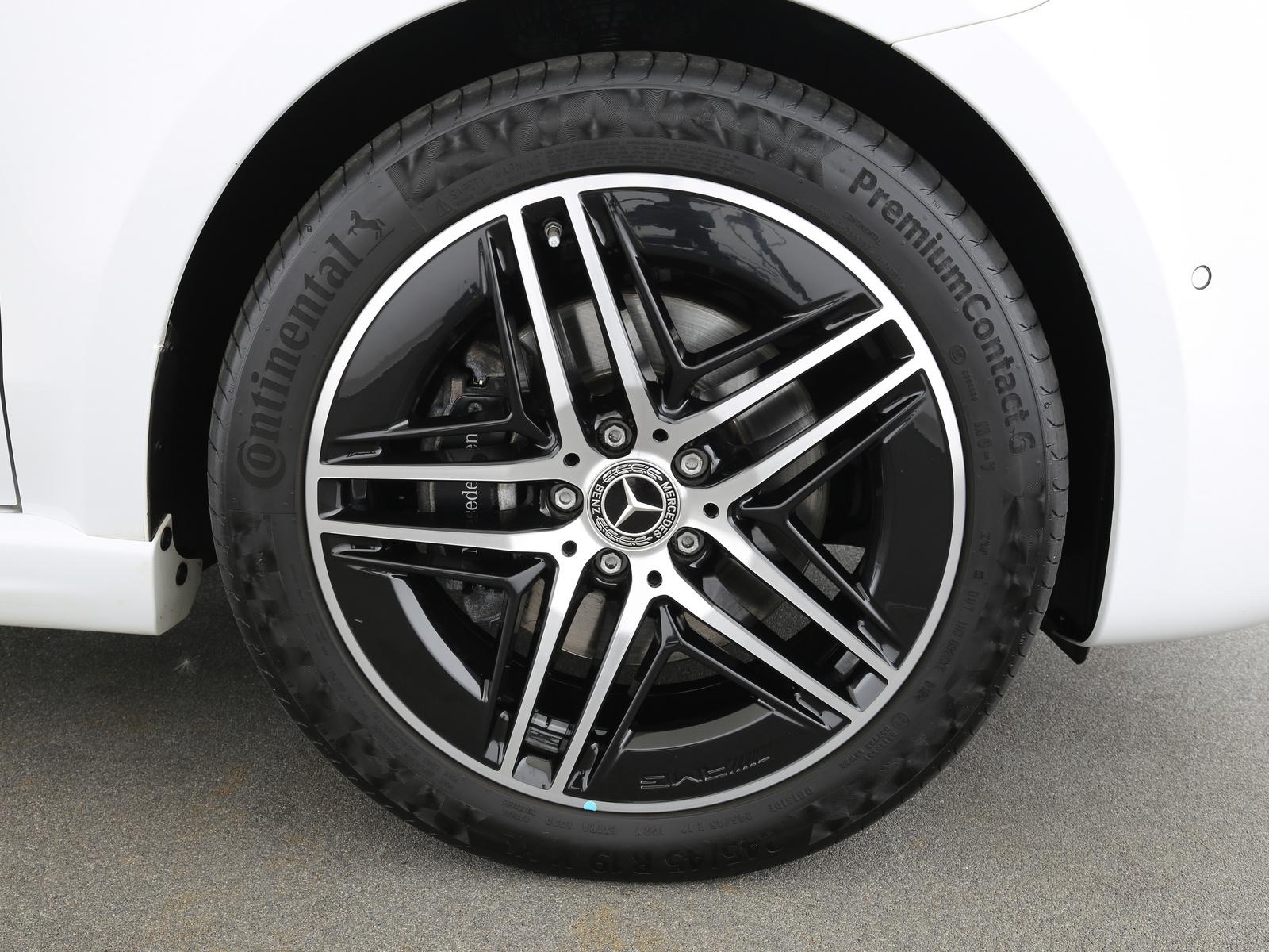 Mercedes-Benz V 250 d lang AMG-Line  LED Navi AHK ACC Kamera A