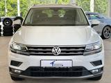Volkswagen Tiguan*Allspace*1.5 TSI*Sport*LED*SHZ*AHK*LM*ACC - mit Benzin-Antrieb: Geländewagen, 1.5