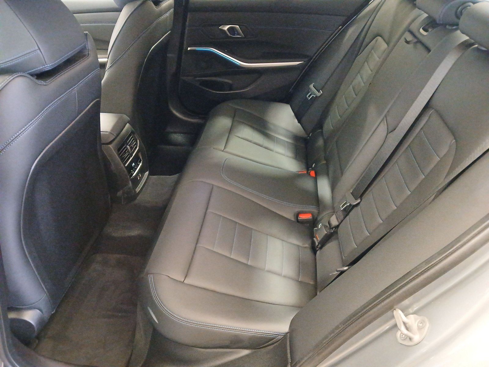 BMW 330 - Bild 11
