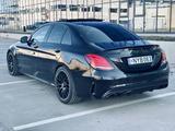 Mercedes-Benz C 63 AMG Mercedes-AMG C 63 S Mercedes-AMG S - Mercedes-Benz C 63 AMG mit Benzin-Antrieb: Limousine