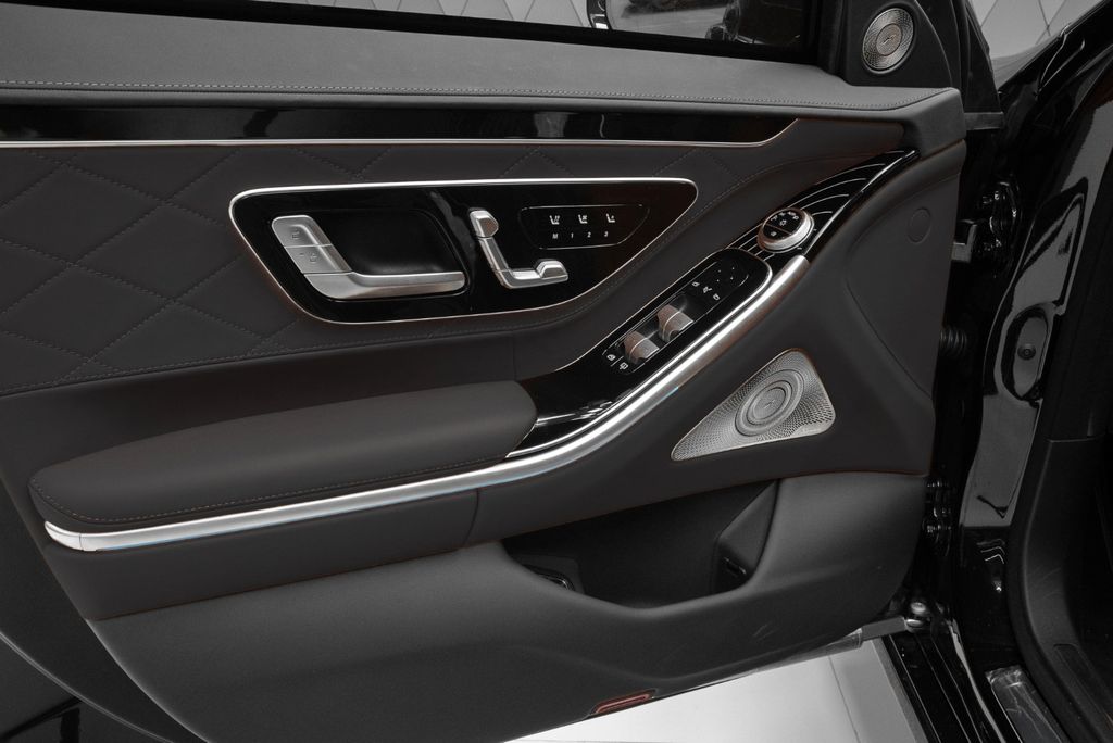 S 680 GUARD 2026 BLACK / BLACK - Bild 16