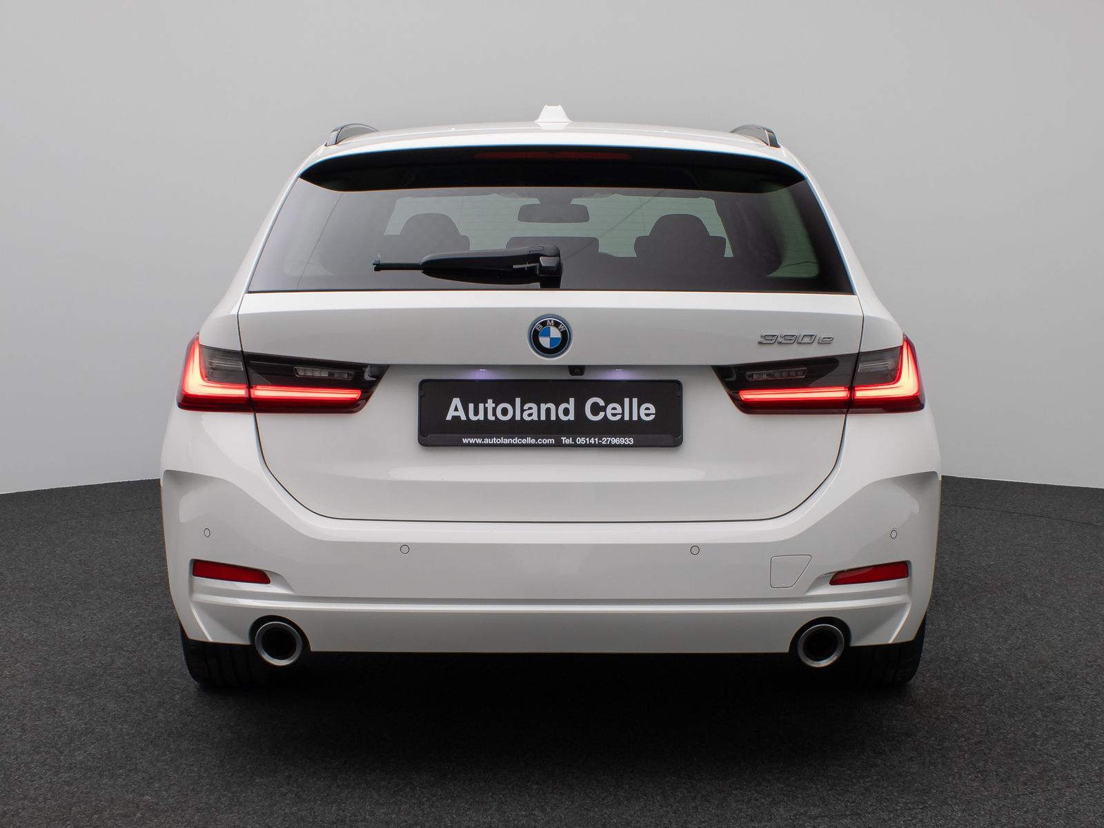 Fahrzeugabbildung BMW 330e Kamera HUD DAB Stop&Go Komfort Fernlichtass