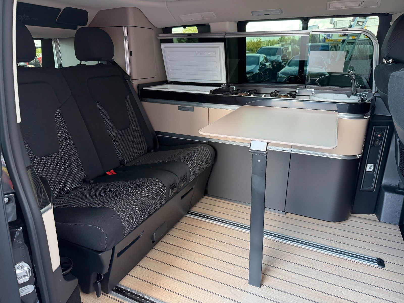 Fahrzeugabbildung Mercedes-Benz V 220 d Marco Polo AIRMATIC DISTRONIC AHK2,5to