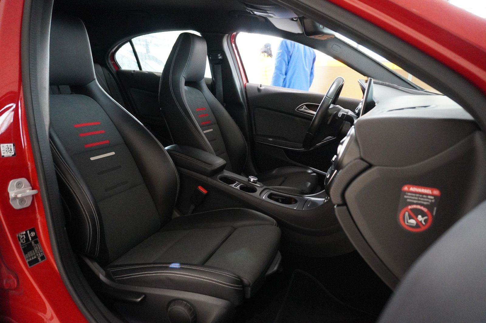 Fahrzeugabbildung Mercedes-Benz A 200 LIM. AMG LINE NAVI/LED/KAMERA/SPORT/SH/AHK