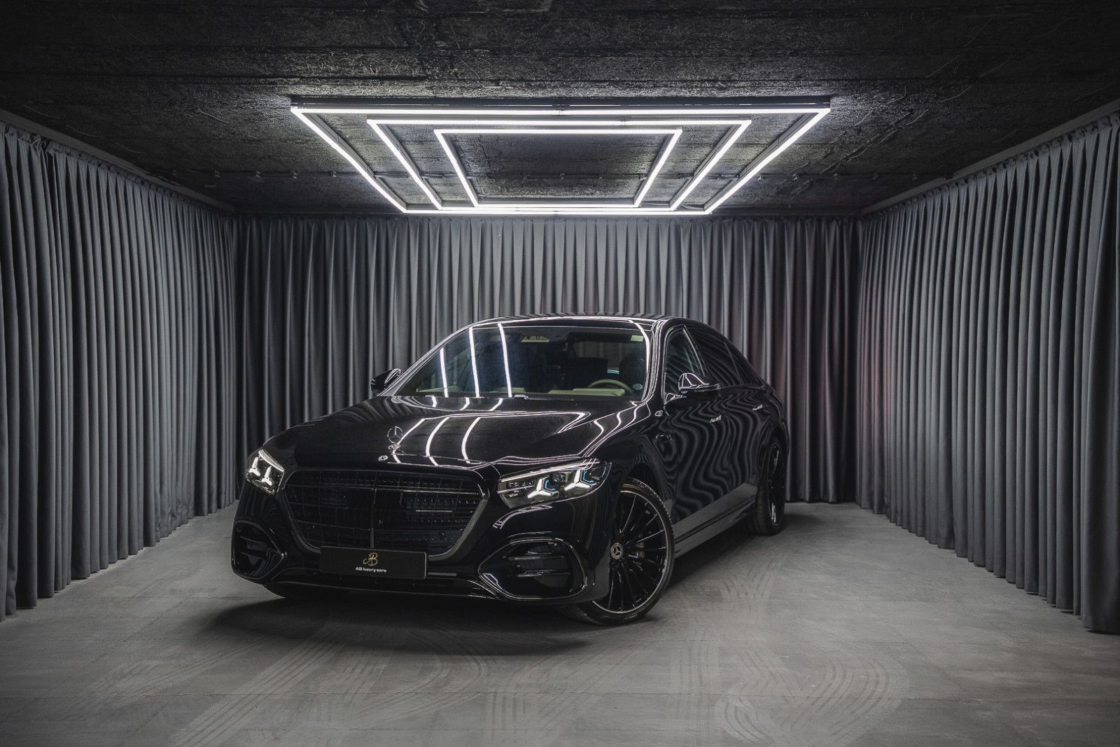Fahrzeugabbildung Mercedes-Benz S 450 4M Lang MY27 Facelift AMG Plus Fond TV