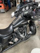 Harley-Davidson Street Glide FLHX - Motorräder in Solingen
