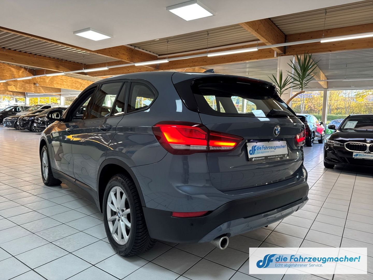 Fahrzeugabbildung BMW X1 sDrive 18 i Advantage Sound Sportsi. LED el.H