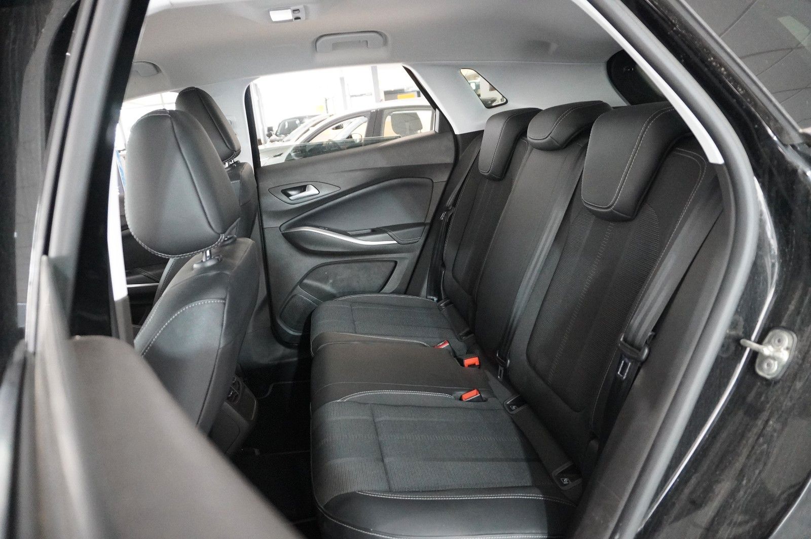 Fahrzeugabbildung Opel Grandland (X) 1.2T GS SPORT NAVI/LED/VIRT./DAB+