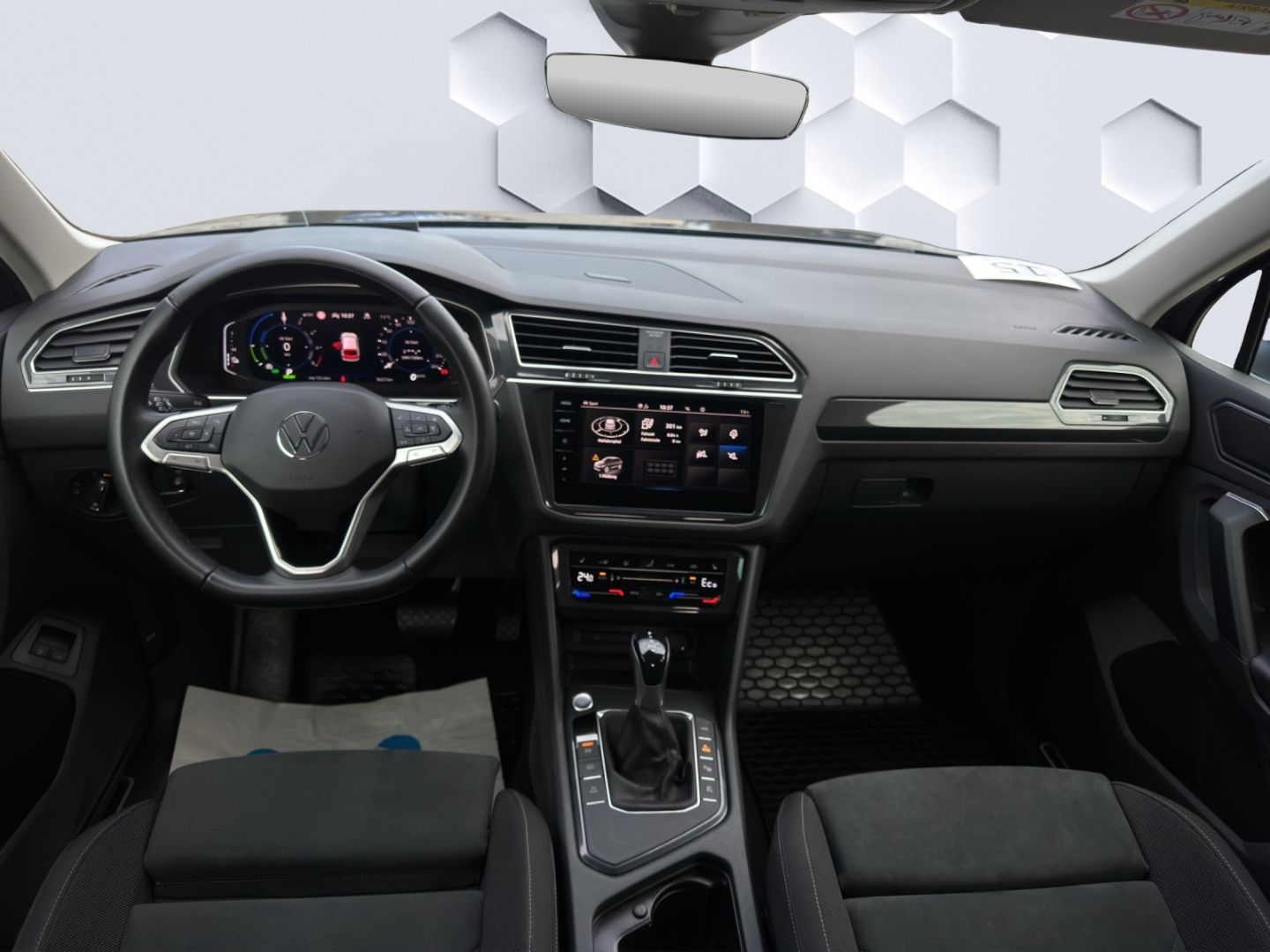 Tiguan eHybrid Elegance 1.4 TSI Hybrid 110kW AHZ