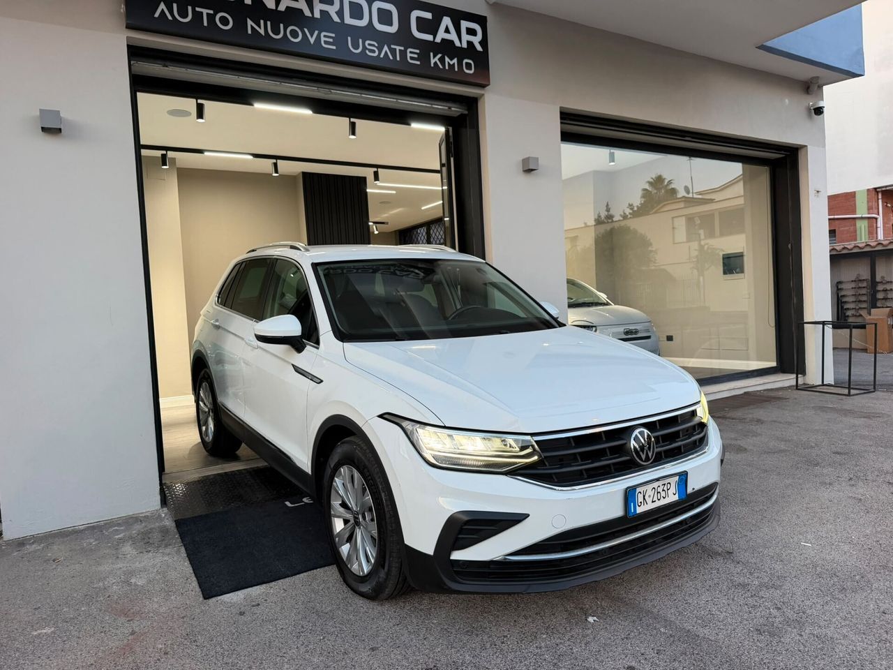 Volkswagen Tiguan 2.0 TDI 150 CV SCR DSG Eleganc imagem 3