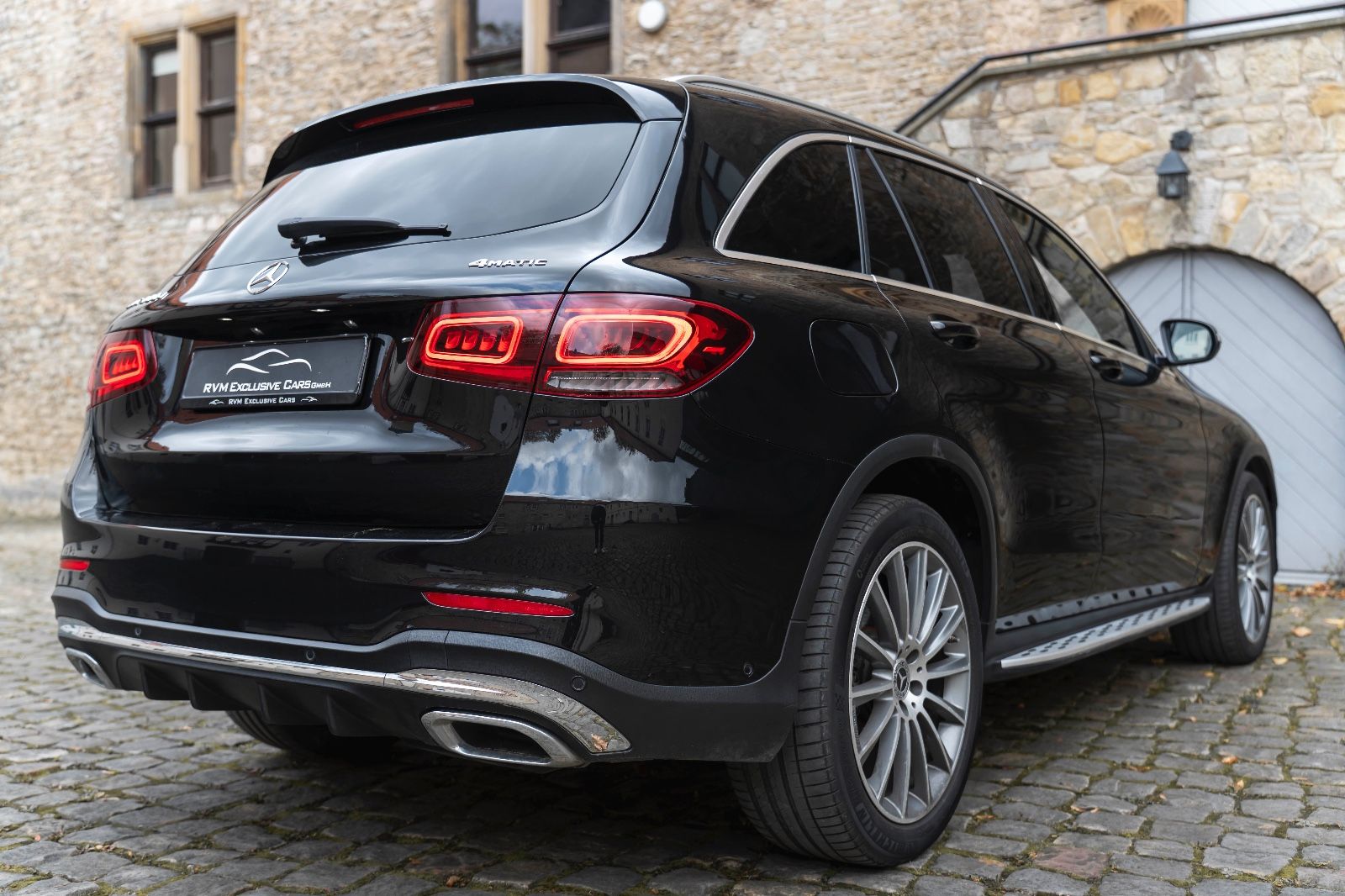 Fahrzeugabbildung Mercedes-Benz GLC 300d 4Matic AMG-LINE LED KAM NAV