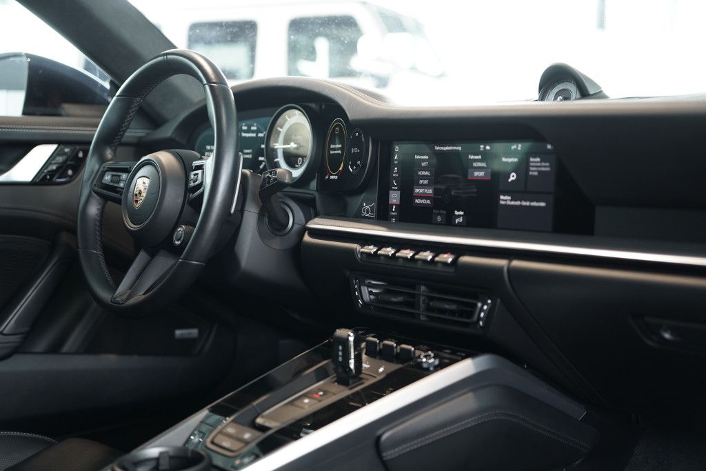 Porsche 992