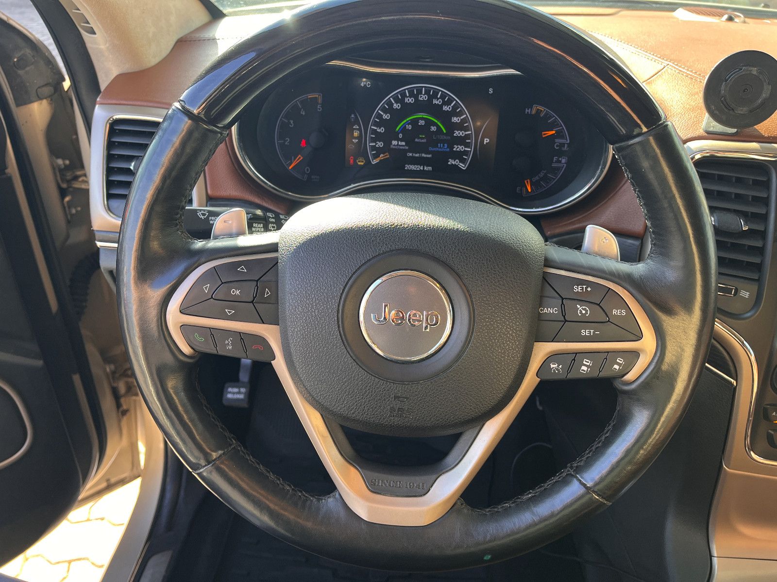 Fahrzeugabbildung Jeep Grand Cherokee 3.0 CRD Summit