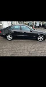 Mercedes-Benz Mercedes Benz, E-Klasse 280 - Mercedes-Benz E 280 in Wuppertal