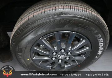 Toyota Land Cruiser - 12