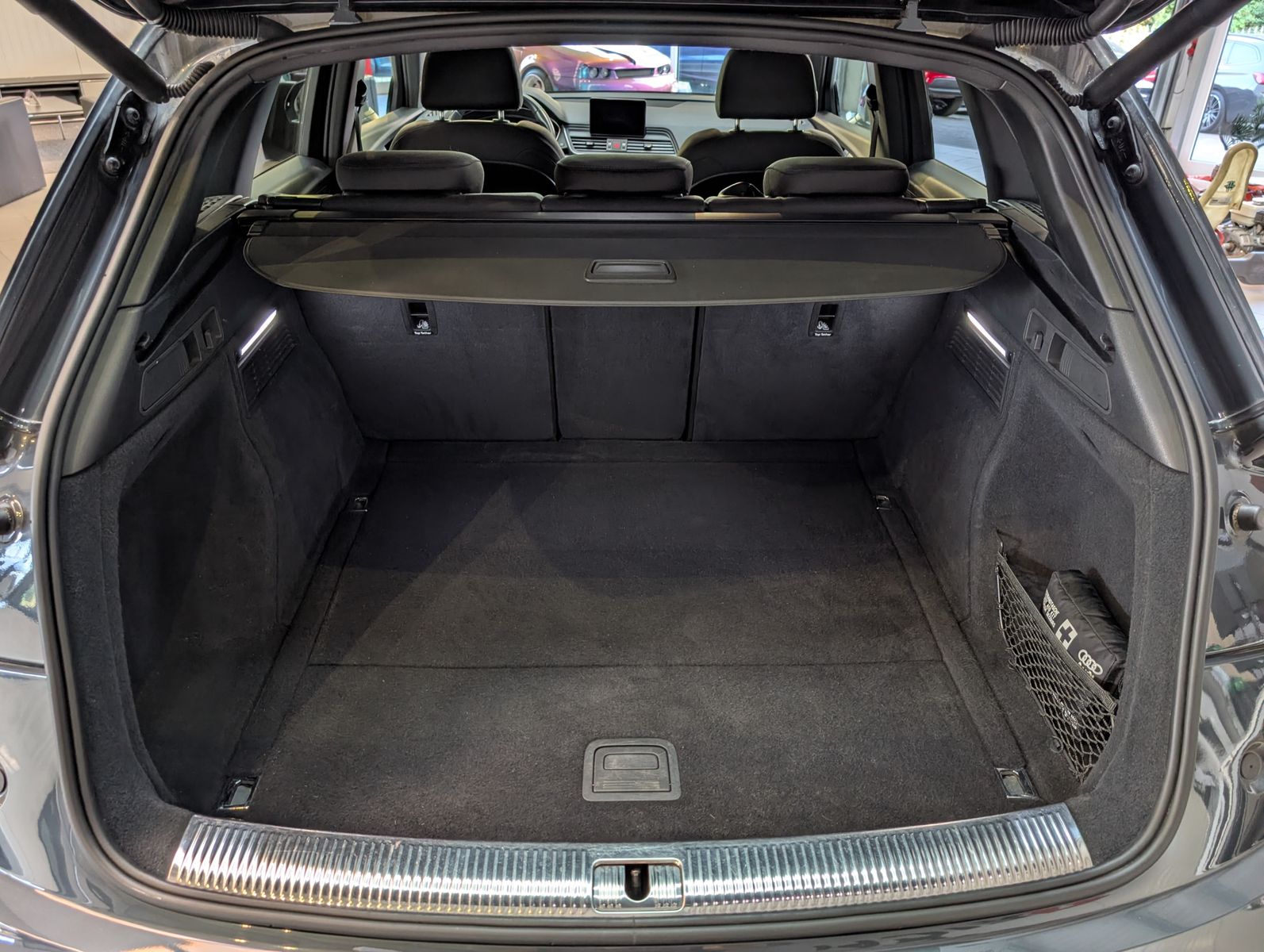 Fahrzeugabbildung Audi Q5 45 TDI Quattro S-Line Sport TEMP MMI SHZ 20"